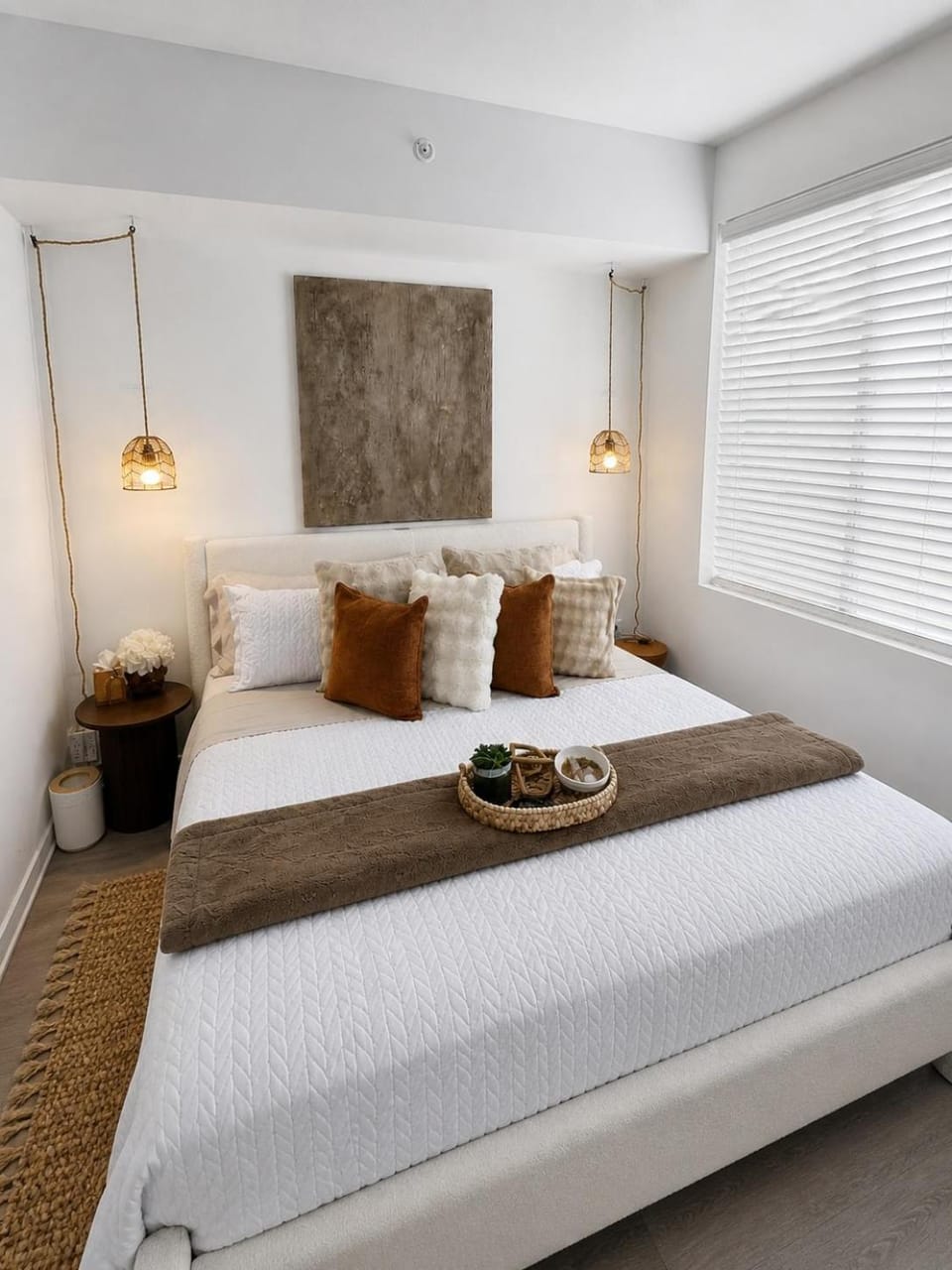 Solè SuiteRestaurants onsite minutes to 6 Flags Apartment in Douglasville