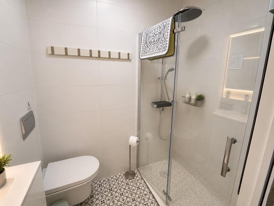 Shower, Bathroom