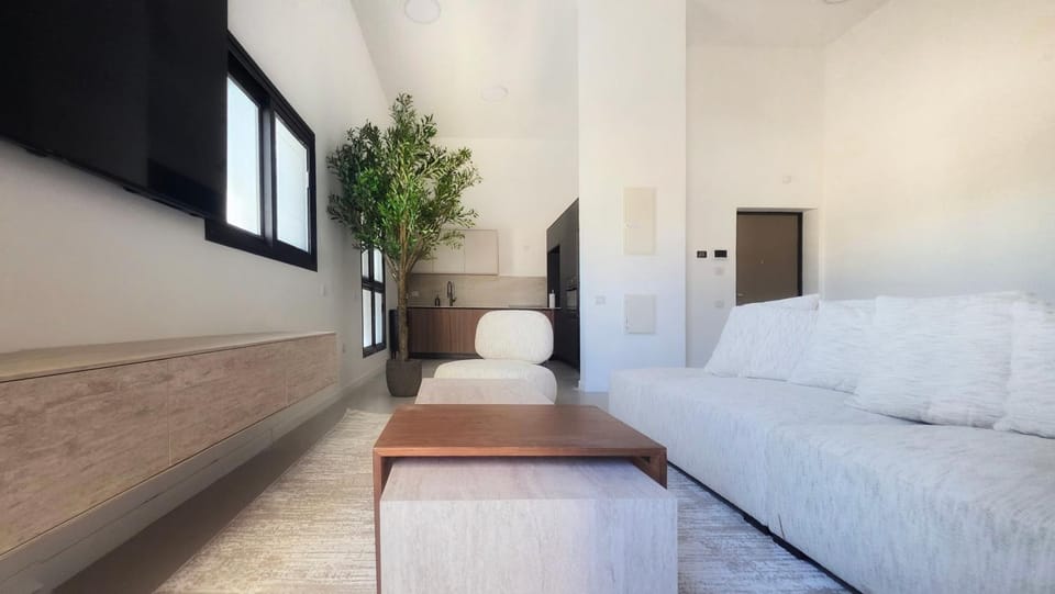 סוויטות אקווה איירפורט בוטיק & גרדן - By SEAELO Apartment in Eilat