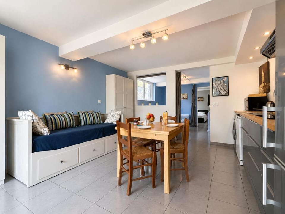 Day, Kitchen or kitchenette, Living room, Seating area, Dining area, internet