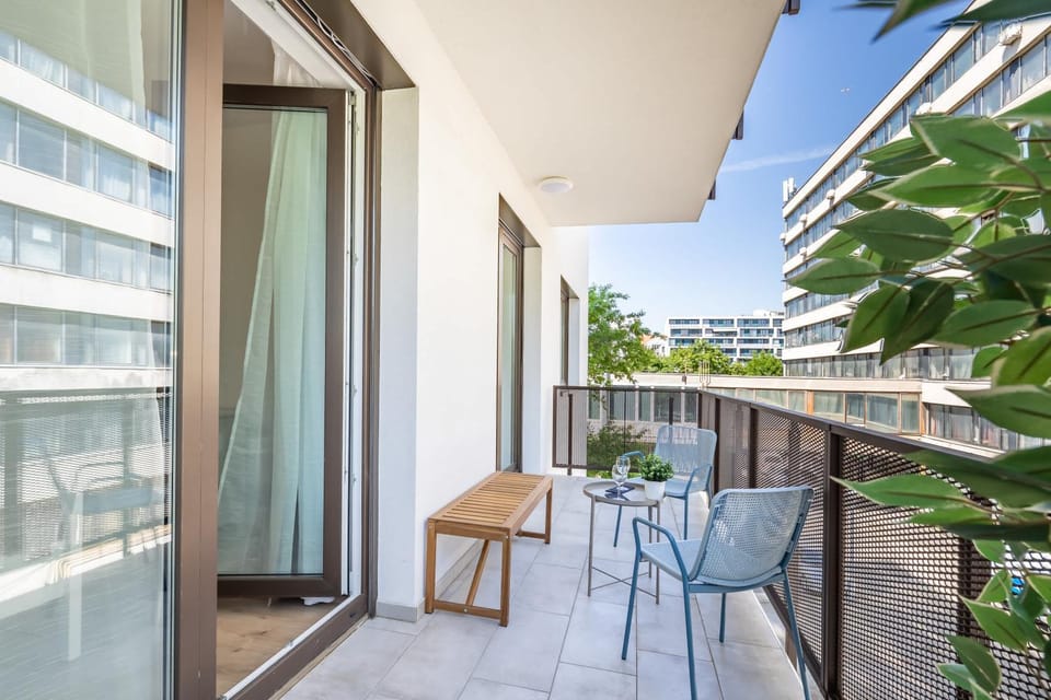 Central - Balcony - Comfort & Calm Hideaway Apartment in Budapest