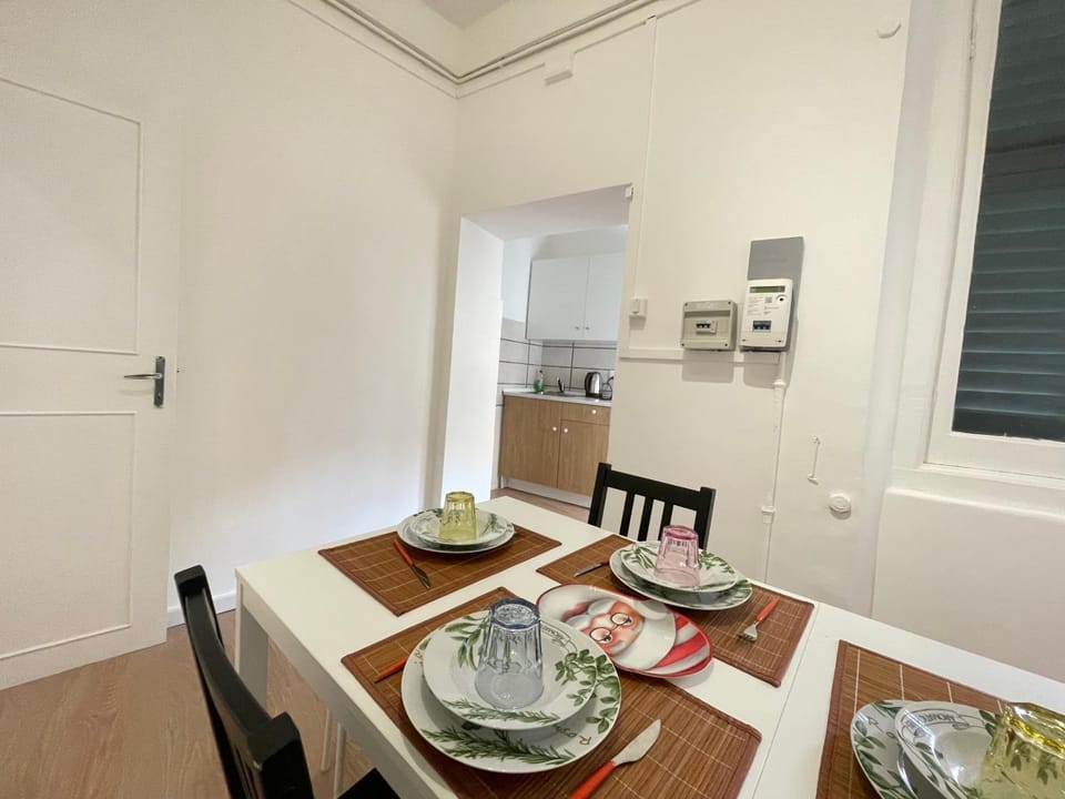 Kitchen or kitchenette, kitchen