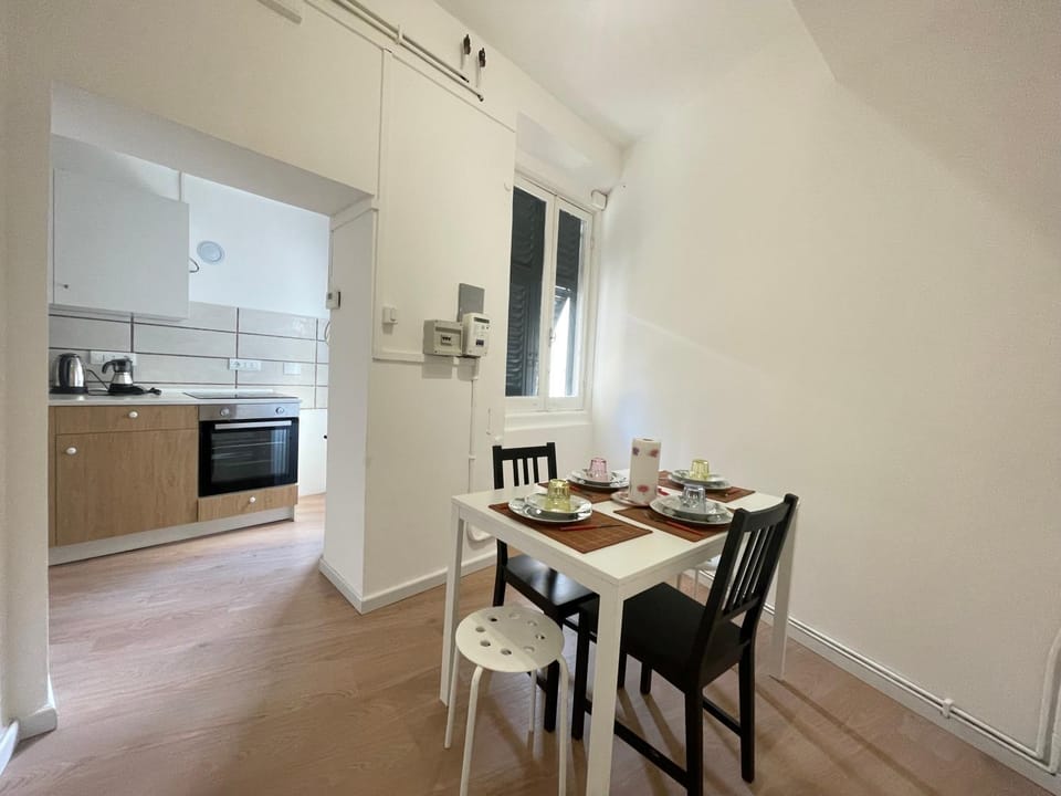 Kitchen or kitchenette, kitchen