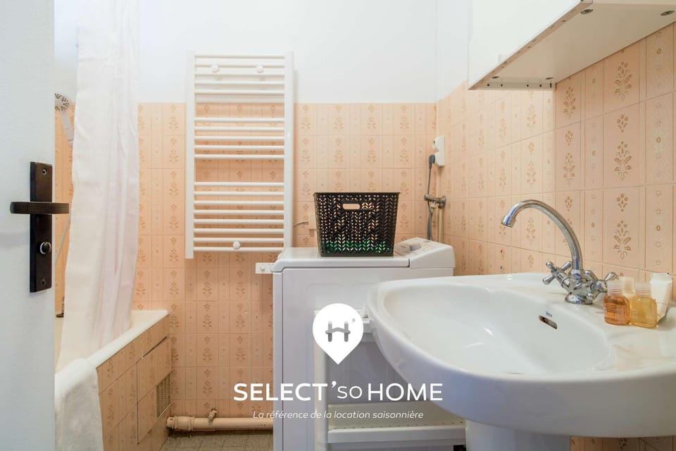 Bathroom, Bath