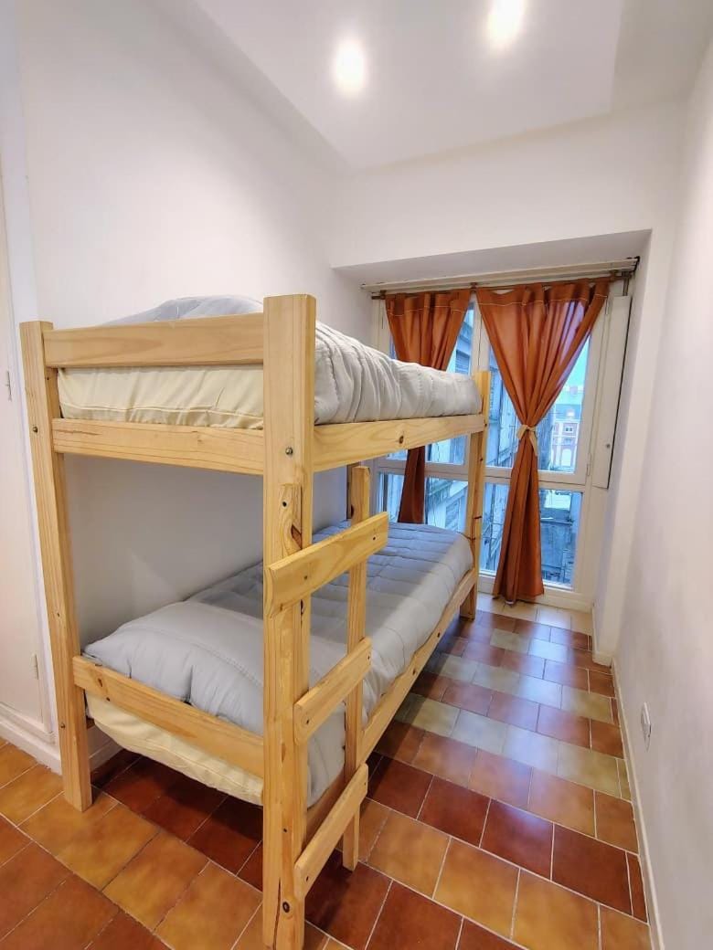 Depto Buenos Aires zona Centro para famila de 4 con 2 menores Apartment in Mar del Plata
