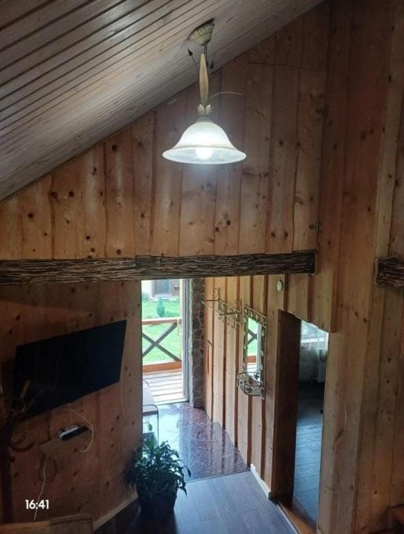 Апартаменти Квітуча долина біля лісу Bed and Breakfast in Ukraine