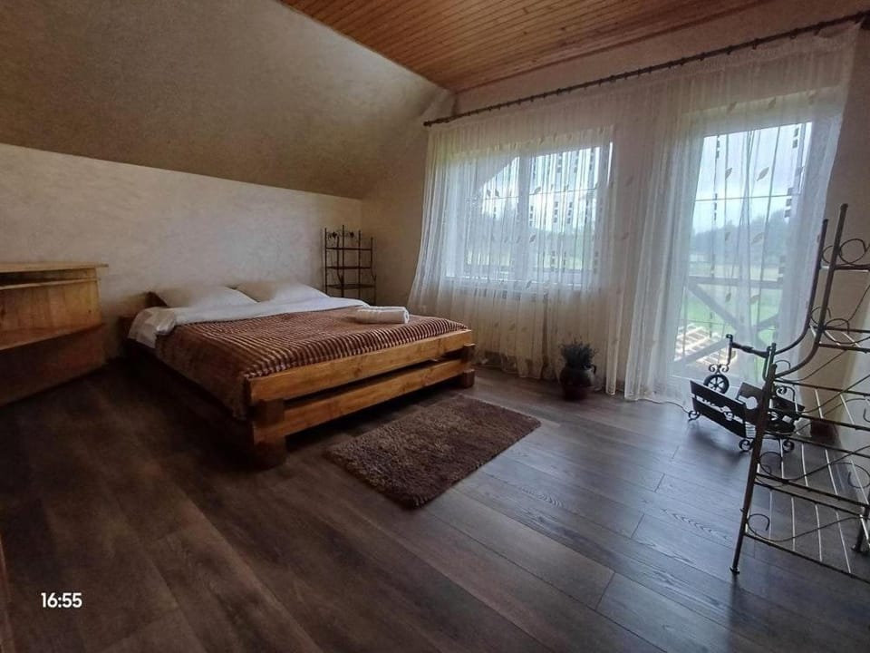 Апартаменти Квітуча долина біля лісу Bed and Breakfast in Ukraine