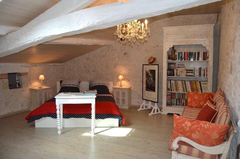 Maison individuelle loft-style House in Nouvelle-Aquitaine