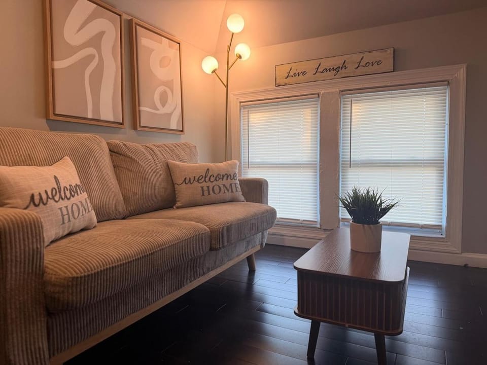 Cozy Studio Near Newark Airport Apartment in Elizabeth