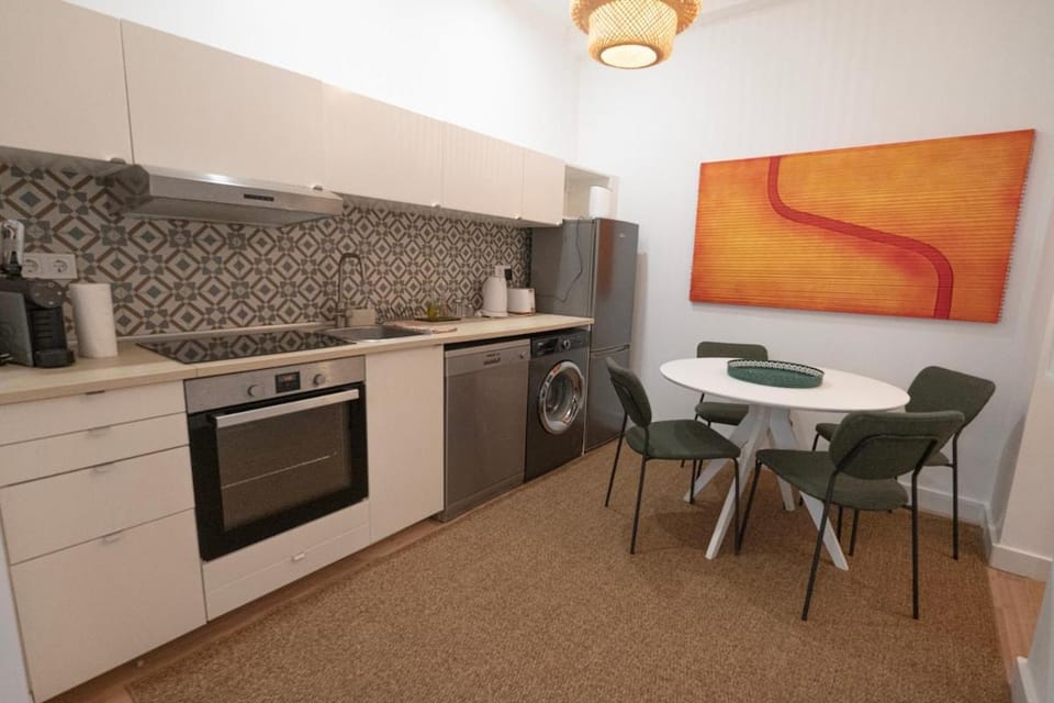 Kitchen or kitchenette, oven, stove