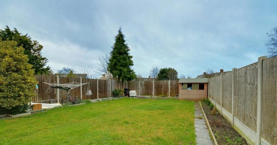 7 Bedrooms Home, Parking, Garden House in Chelmsford