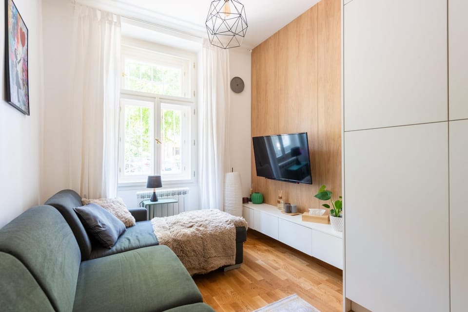 TV and multimedia, Seating area