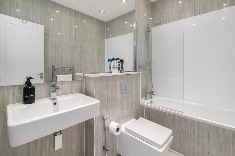 Bathroom, Bath