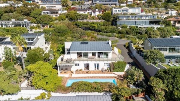 Cape Breeze Guesthouse Bed and Breakfast in Cape Town