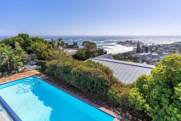 Cape Breeze Guesthouse Bed and Breakfast in Cape Town