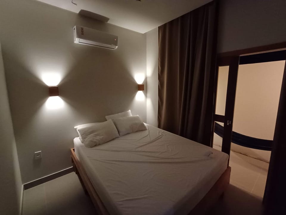 Bed, Bedroom, air conditioner