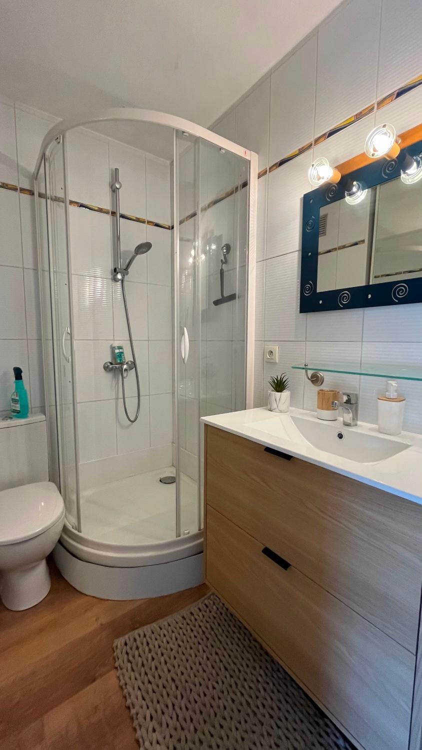 Cosy, terrasse, parking, proche centre et plages Apartment in Mougins
