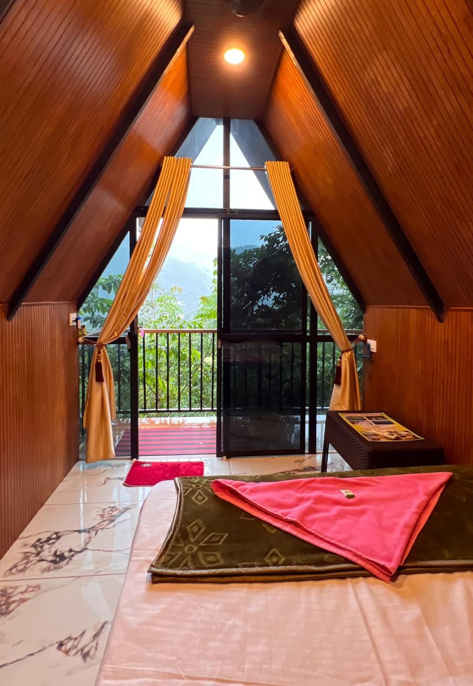 View (from property/room), Balcony/Terrace, Garden view, Mountain view, Mountain view
