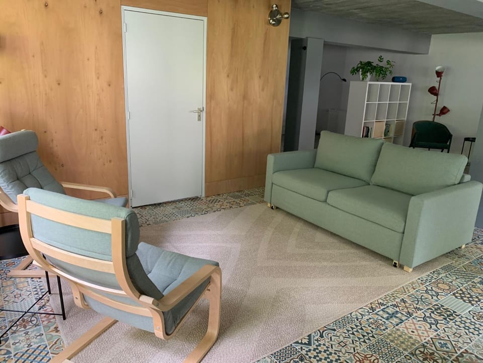 Living room, Seating area