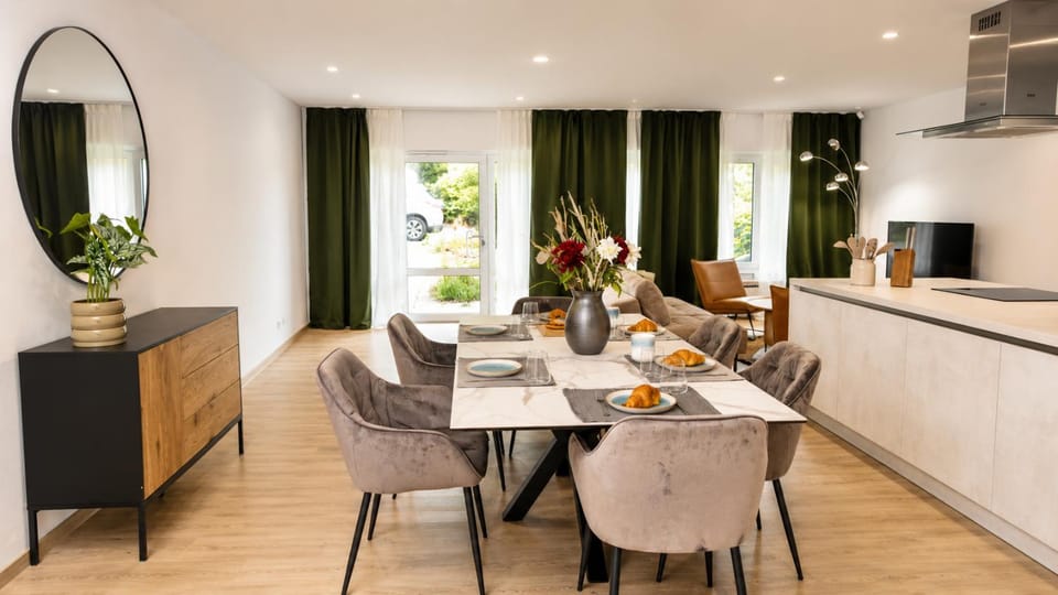 Living room, Dining area, Food, stove, kitchen