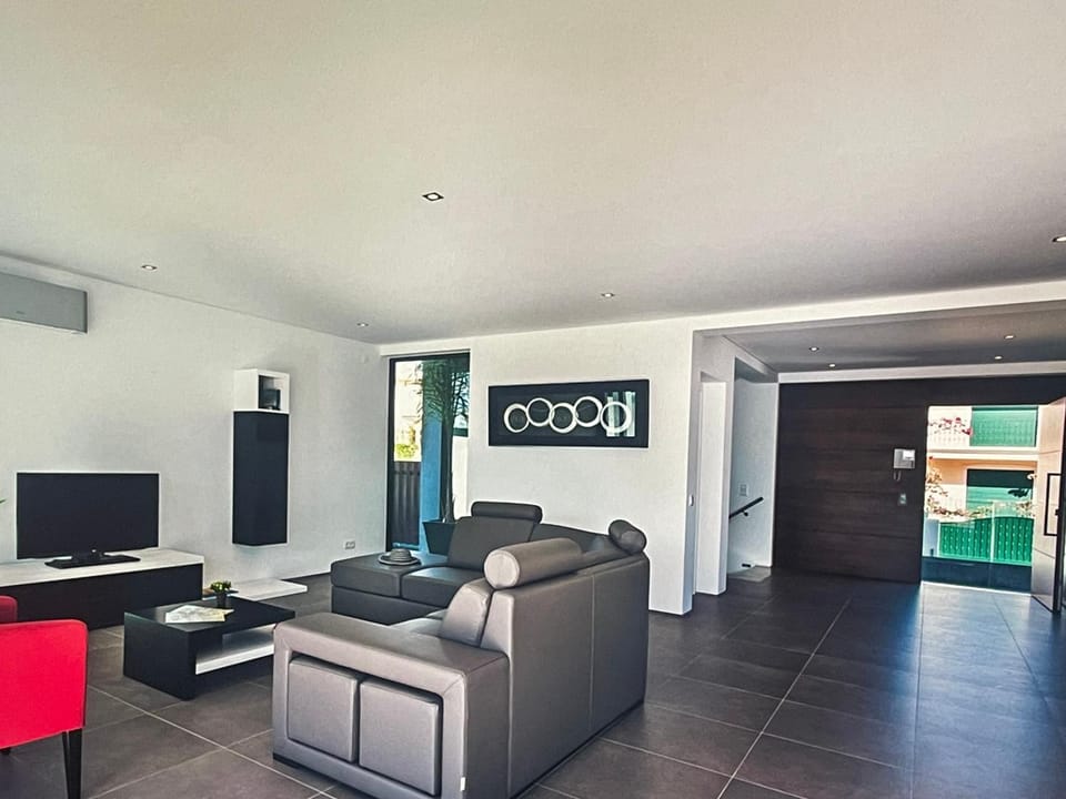 Perfect home close to the beach Apartment in Olhos de Água