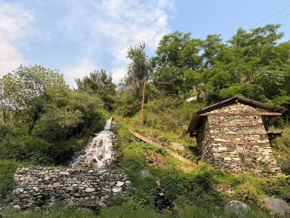 GhratFalls Stone Cottage Country House in Himachal Pradesh