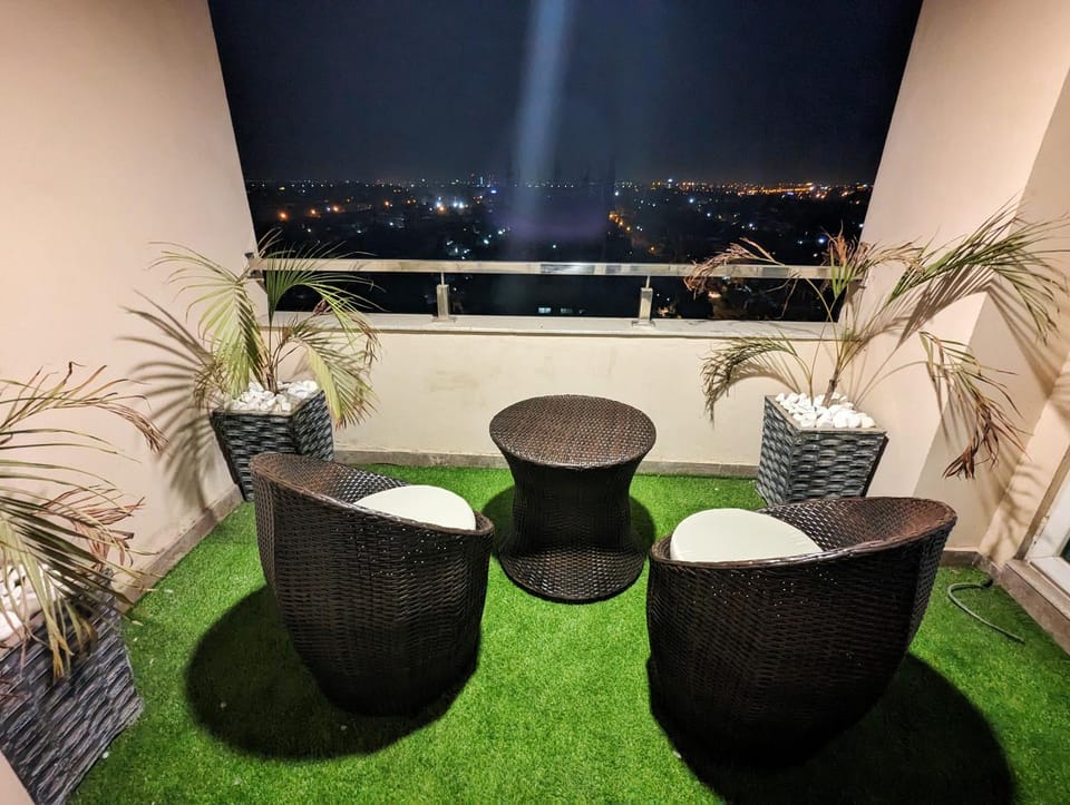 Night, View (from property/room), Balcony/Terrace, Balcony/Terrace, Living room, Seating area