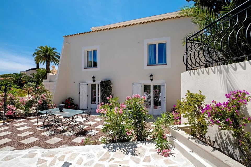La Chamade House in Saint-Raphael