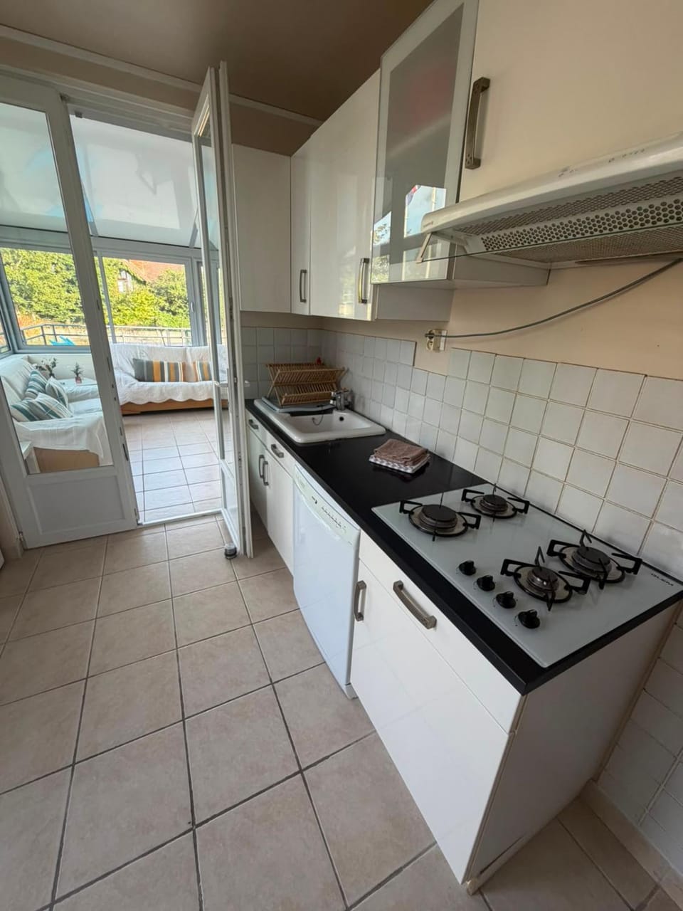 3 chambres et 2 salles de bain plus un parking avec accès jardin Apartment in Normandy
