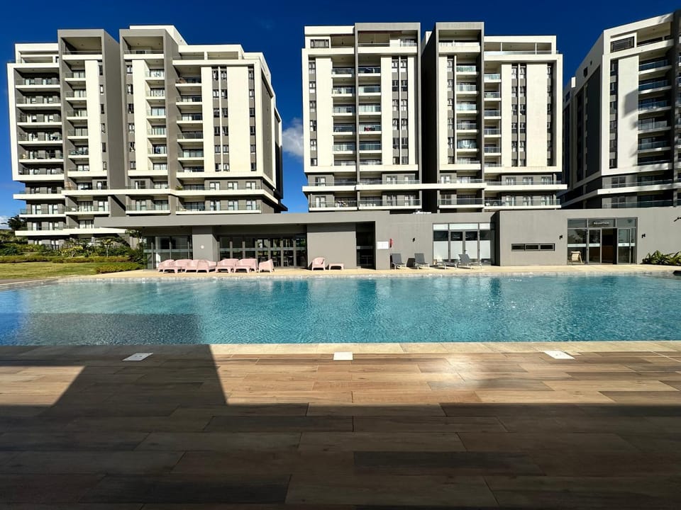 Property building, Swimming pool