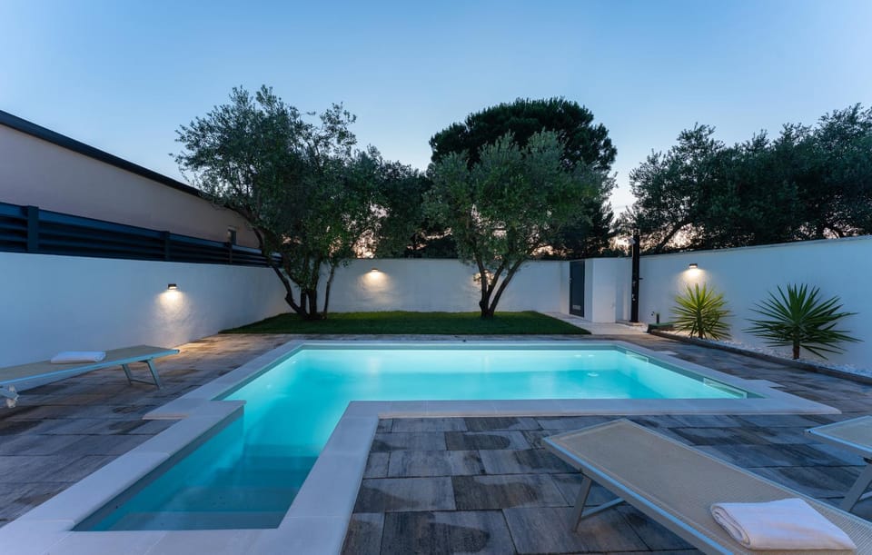 House with pool Mari House in Biograd na Moru