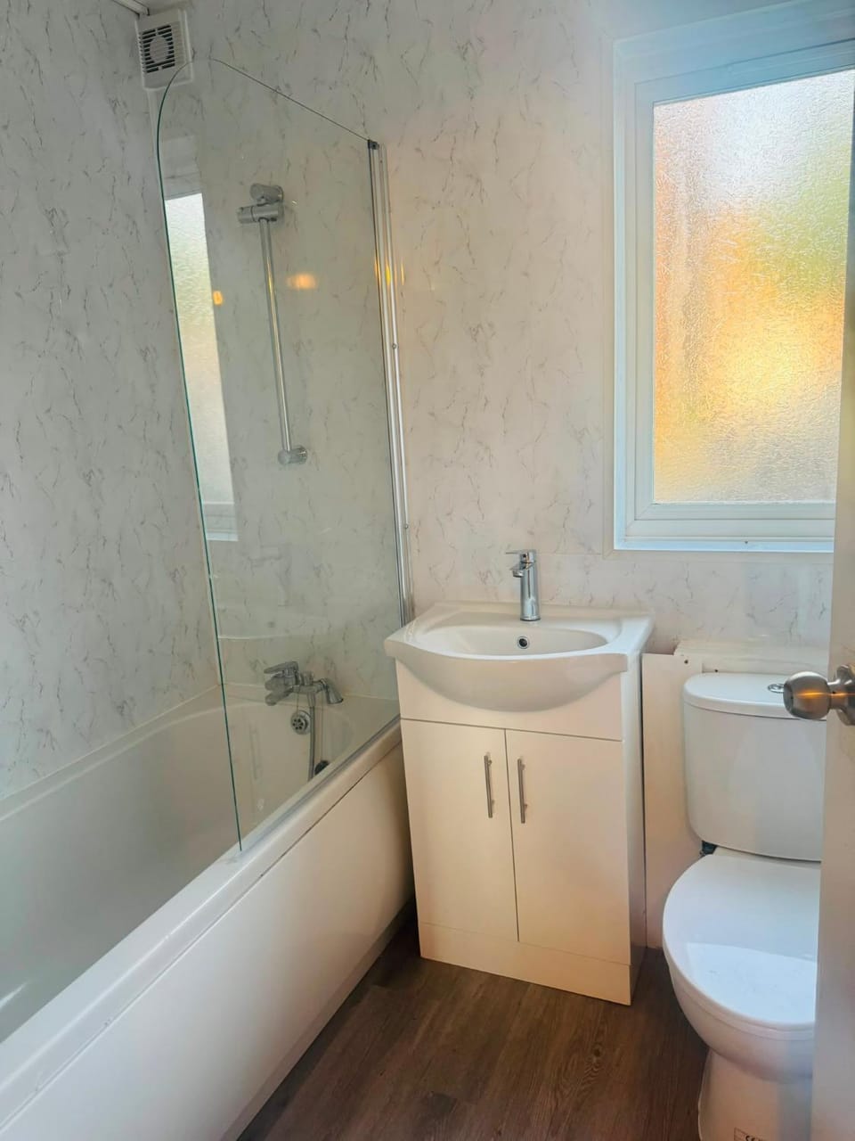 Shower, Toilet, Bathroom, Bath
