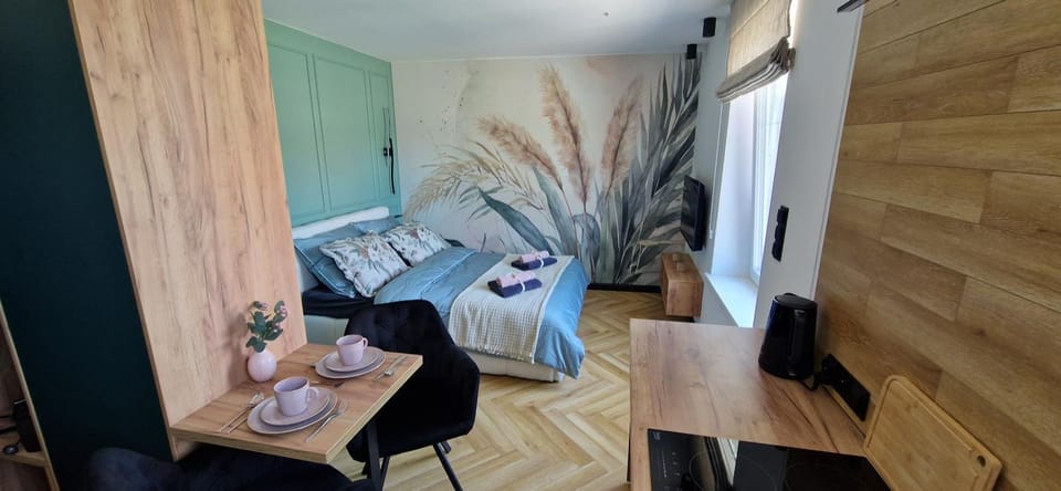 Bed, TV and multimedia, Photo of the whole room, Seating area, Bedroom, towels