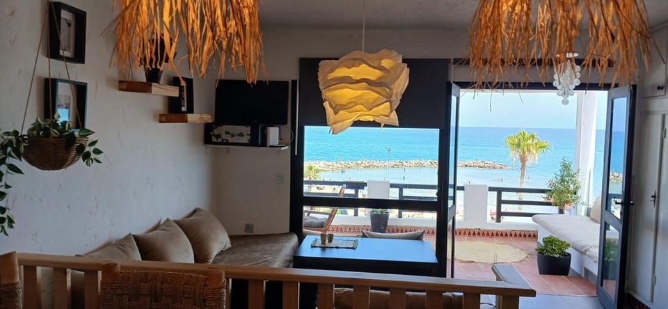 Living room, Lounge or bar