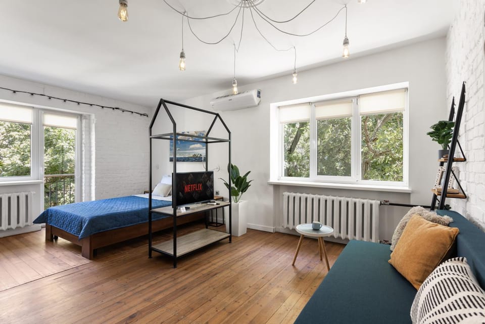 Bed, Living room, Photo of the whole room, Seating area
