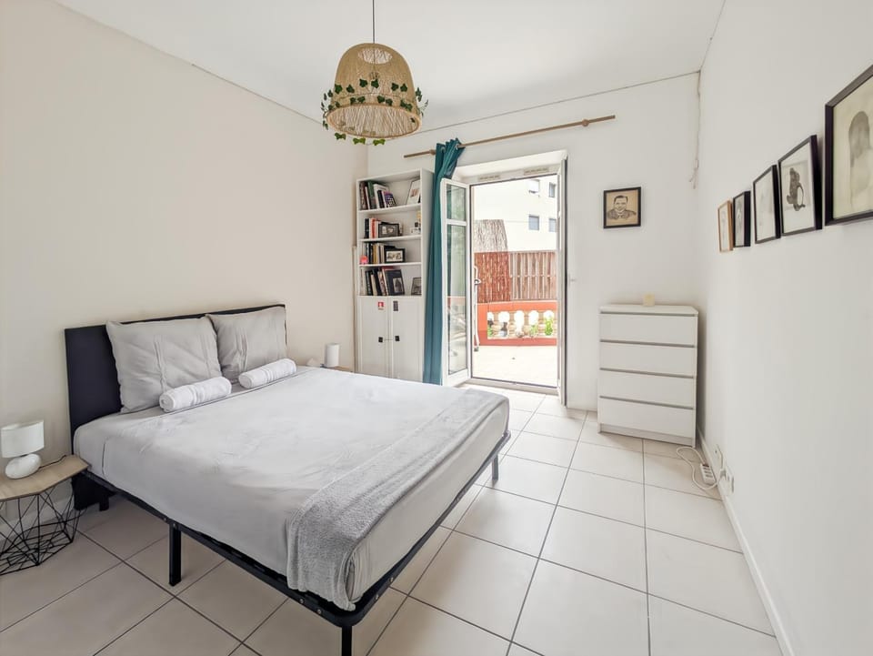 Bed, Library, Bedroom, storage