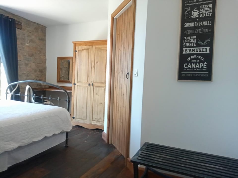 Bedroom, wardrobe