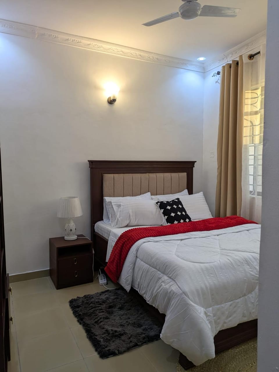 LosimStays Luxury 1-Bedroom Apartment BnB Near Mlimani City Mall & University of Dar es Salaam Bed and Breakfast in City of Dar es Salaam