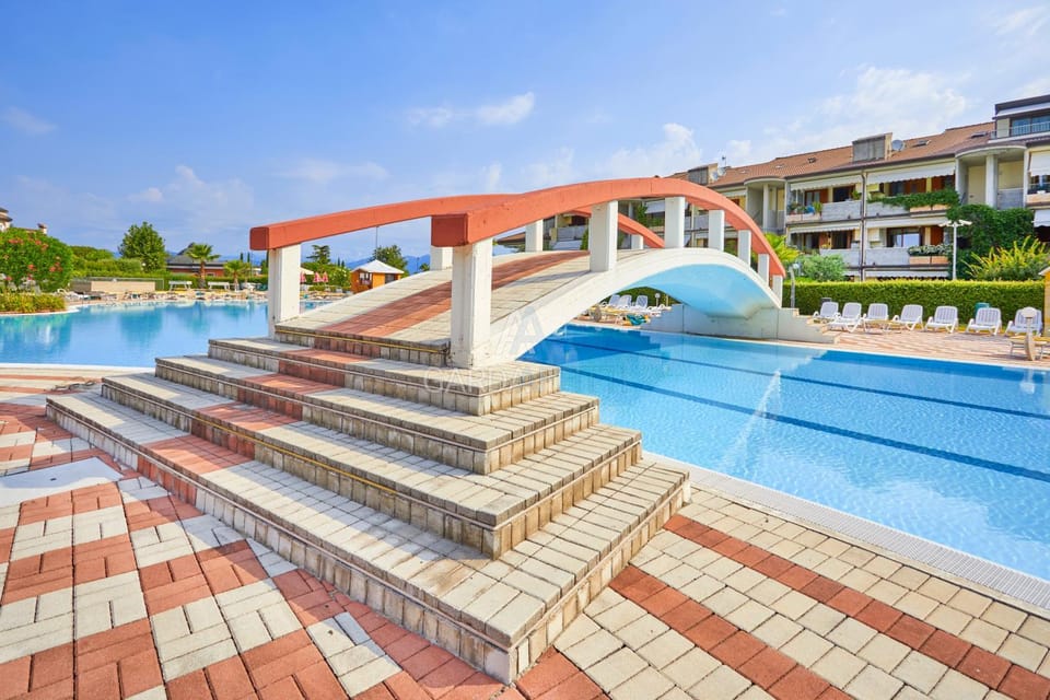 Swimming pool, Swimming pool