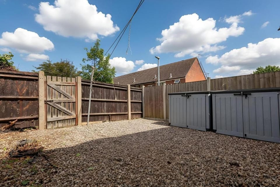 Charming 5-Bedroom Home for Families, Contractors & Extended Stays House in Colchester