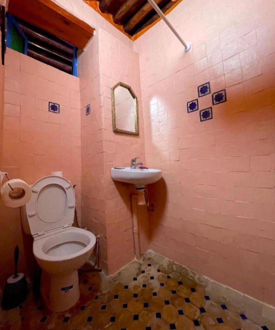 Toilet, Bathroom, bidet, towels