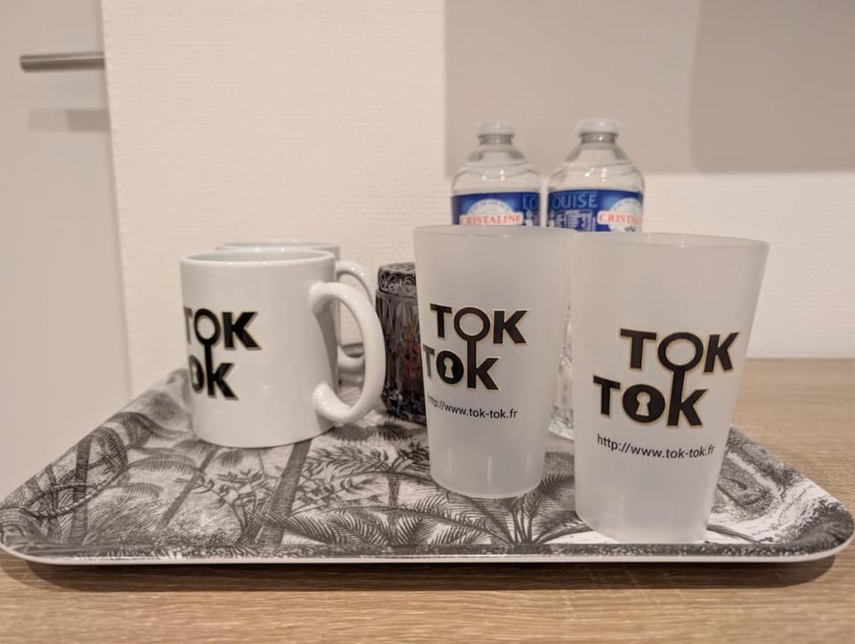 Chambre Queen, Salle de Bain Privative, Tok-Tok Apartment in Lille