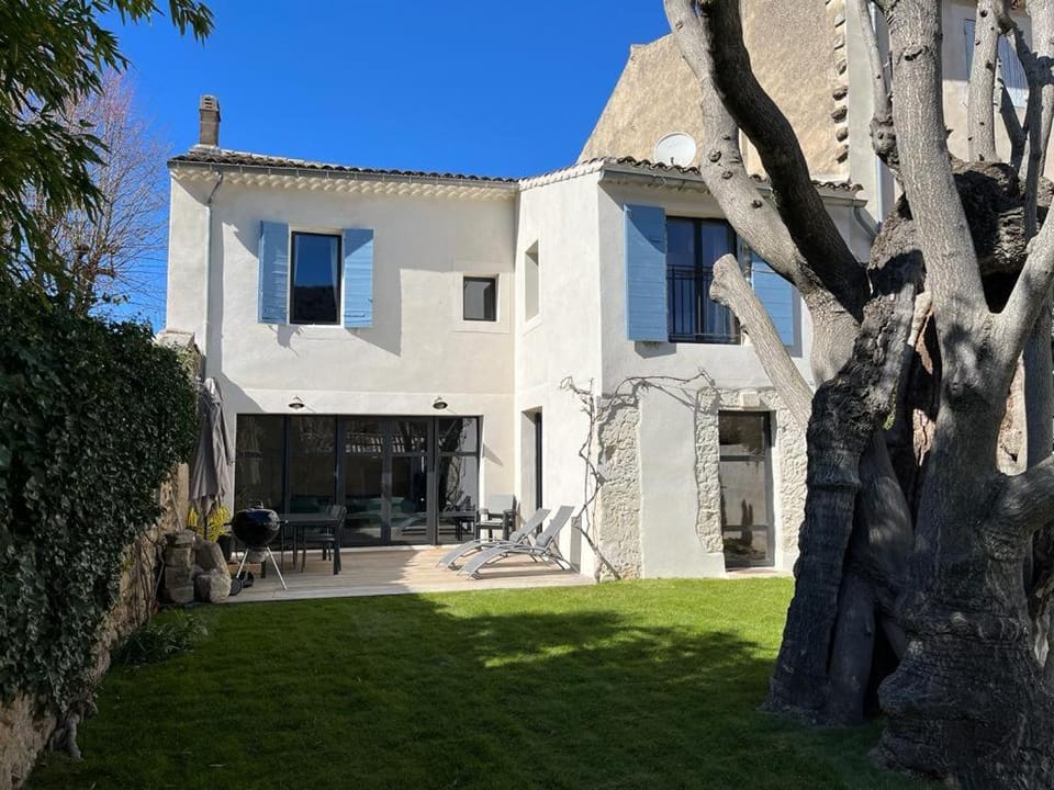 L'arbre à soie House in Mallemort