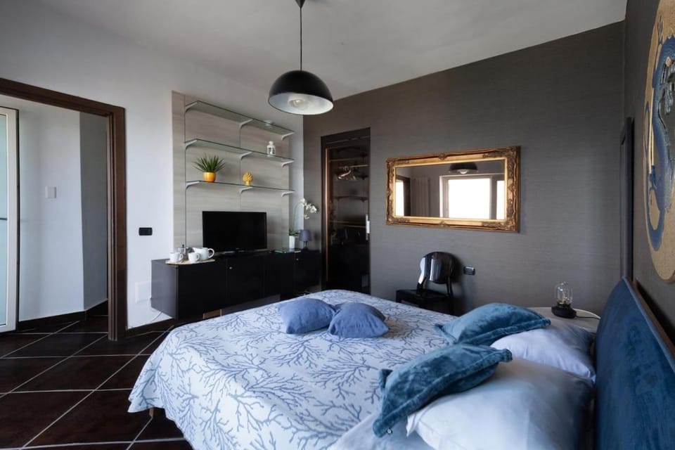 Spacious Sorrento Villa with Pool, Jacuzzi & Panoramic Sea View Villa in Priora
