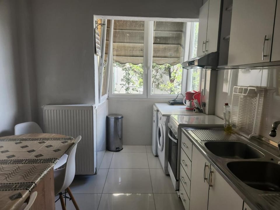 Airport Sea Parking View Apartment in Decentralized Administration of Macedonia and Thrace