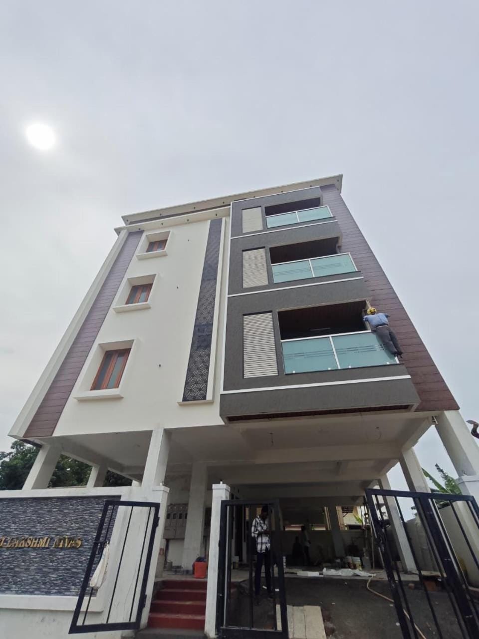 Property building, Day