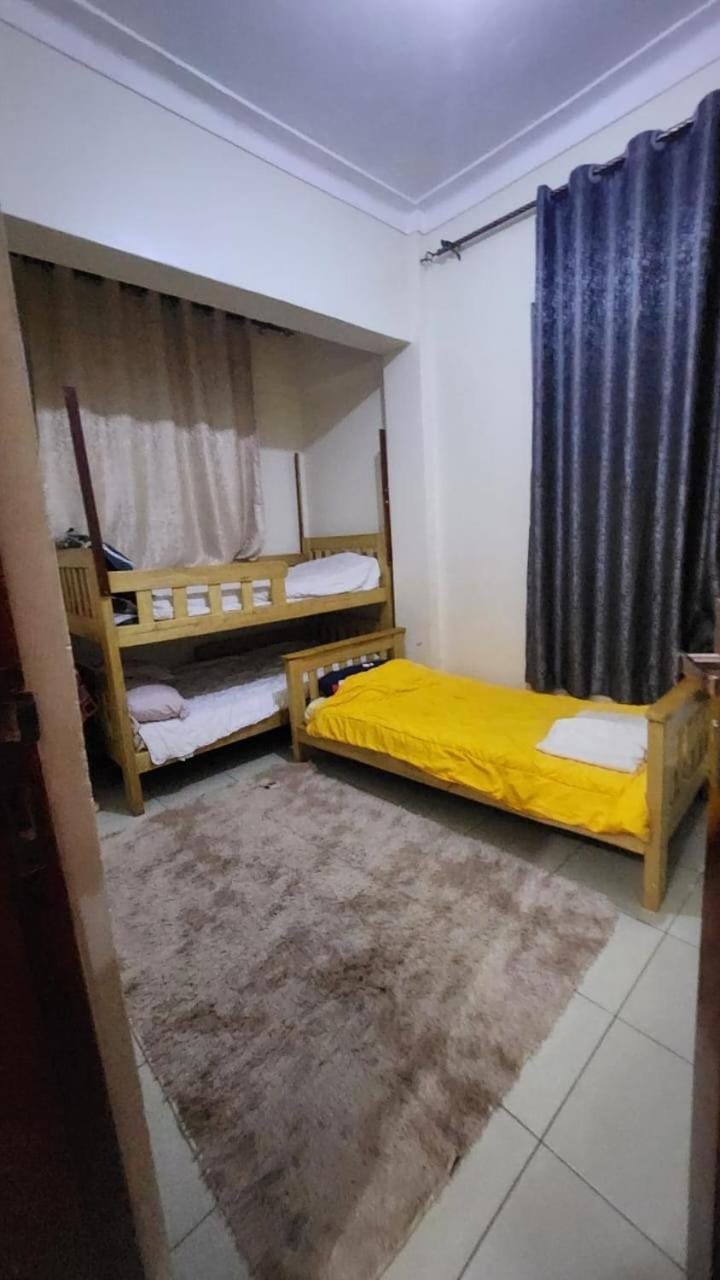 Kirk Two bedroom 5beds family House Apartment in Kampala