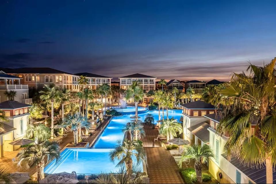 Property building, Night, Swimming pool, Swimming pool