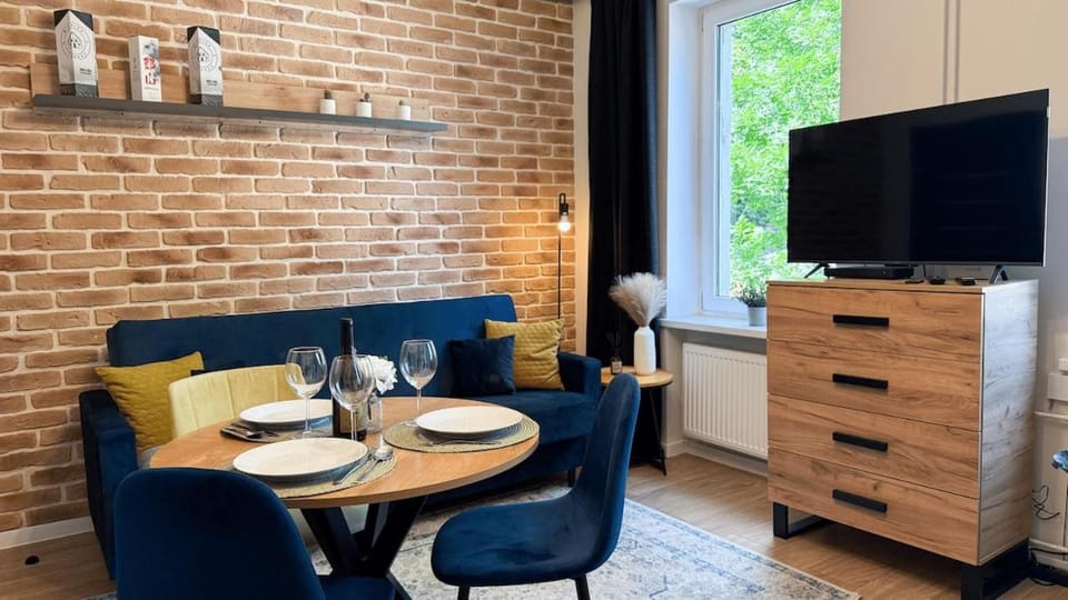 Sleek Modern Studio - Mill Island & Workspace Apartment in Poland
