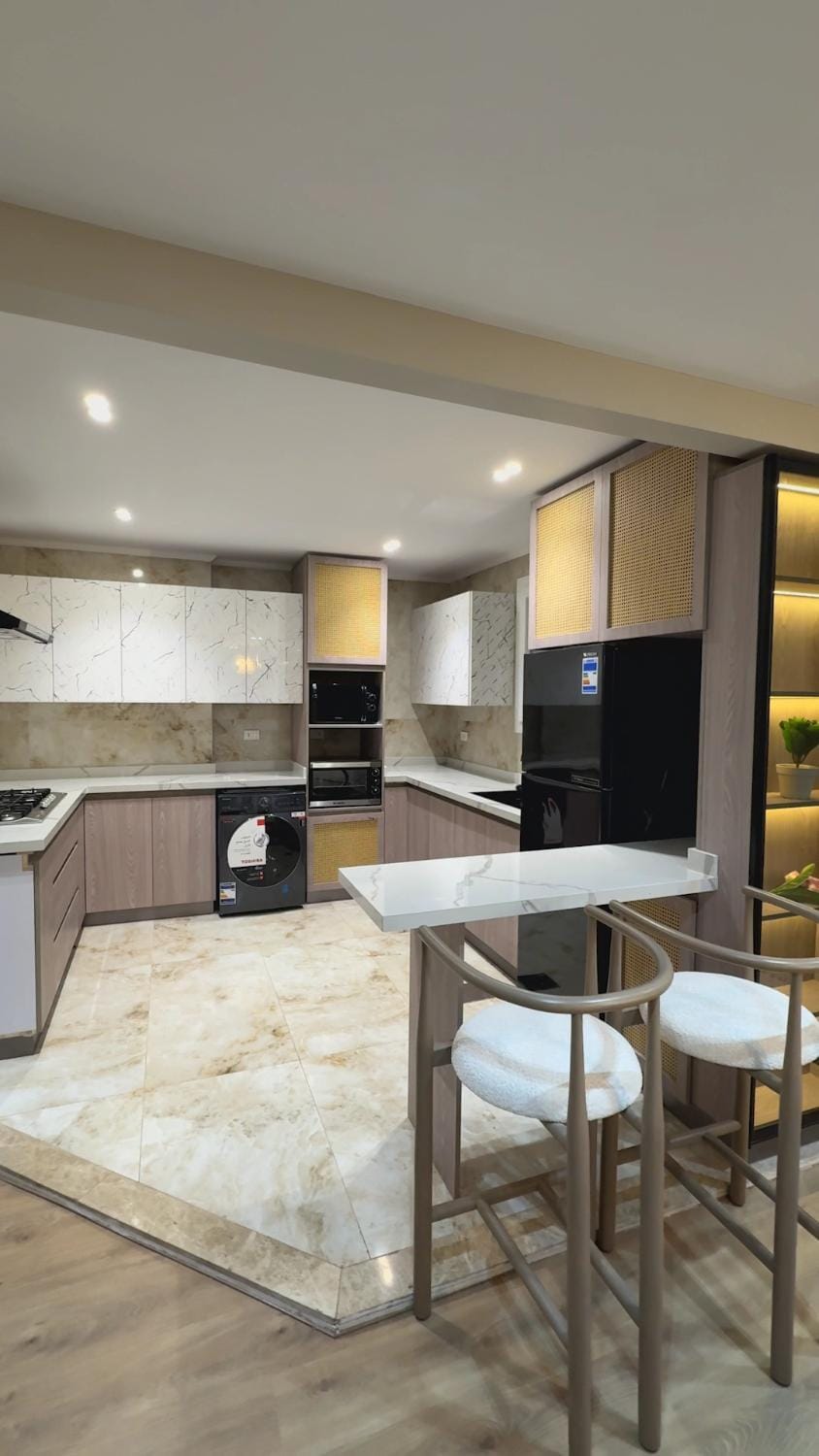 Restaurant/places to eat, kitchen
